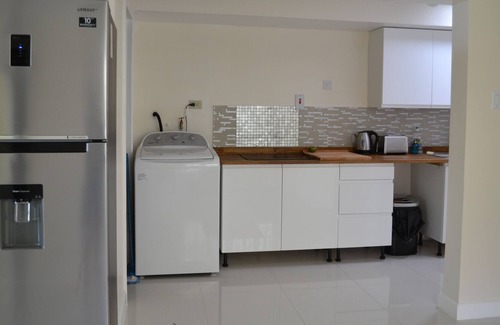 Mona Apartamento | La cama Terraza 2, Long Mountain Country Club, Beverly Hills, Kingston 6