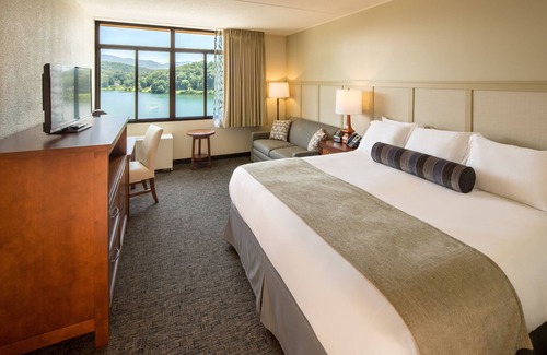 Lake Junaluska Hotel | The Terrace at Lake Junaluska