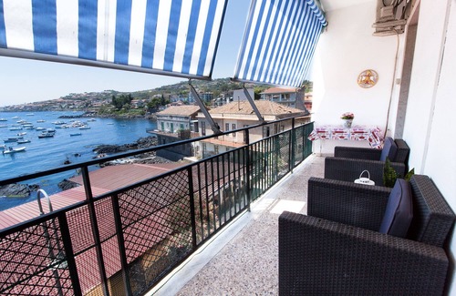 Capo Mulini Apartamento | LA TERRAZA DE CAPOMULINI casa panorámica sobre el mar de Acireale al pie del Etna