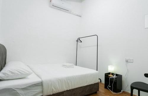Historic George Town Hostal | The Terraces by Aayu - 2 mins walk to Chulia Street