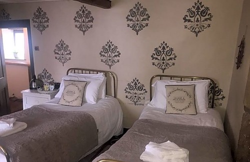 Chepstow Hotel | The Three Tuns