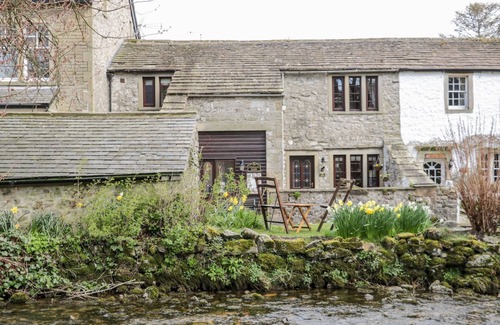 Malham Cabaña | THE THRESHING FLOOR AT TENNANT BARN, pet friendly in Malham