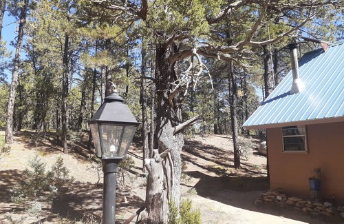 Mountainair Cabina | The Thunderbird Cabin is located 70 miles from abq NM.