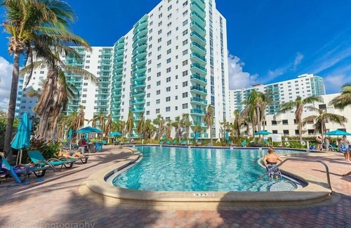 Hollywood South Central Beach Apartamento | The Tides Building Private Apartments