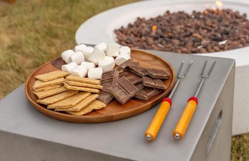Highlands Casa | The Timberline- Game Room, Outdoor Theater, Bocce, Fire Pit, Pets
