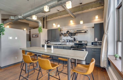 Civil Rights Historic District Apartamento | The Timeless Flat| Pool Table| Covered Parking |DT
