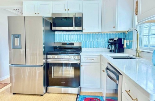 Dennis Port Casa | The Tinker Bell By The Sea ~ Charming 2-bedroom house in Dennisport w/AC