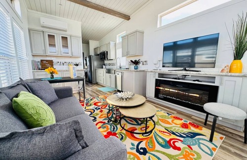 The Woodlands Casa | The Tiny Tejas | Pool & Hot Tub