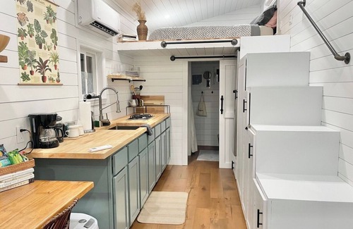 Blackshear-Prospect Hill Casa | The Tiny with Big Time Vibes and Walkability