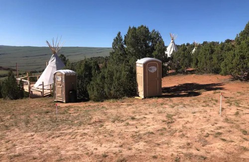 Thermopolis Otro | The Tipi Retreat