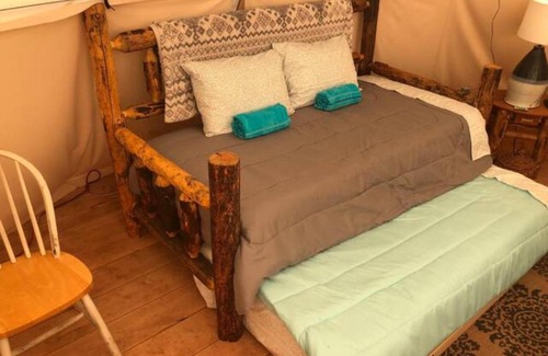Thermopolis Otro | The Tipi Retreat