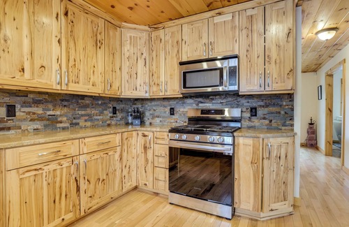 Canandaigua Casa | The Toasted Marshmallow Ski & Lake Retreat
