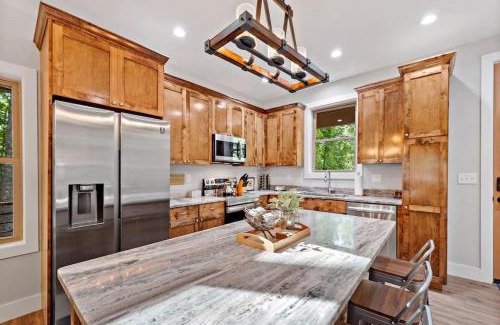 Frank Casa | The Toasted Marshmallow 2 Kings Fire Pit Hiking