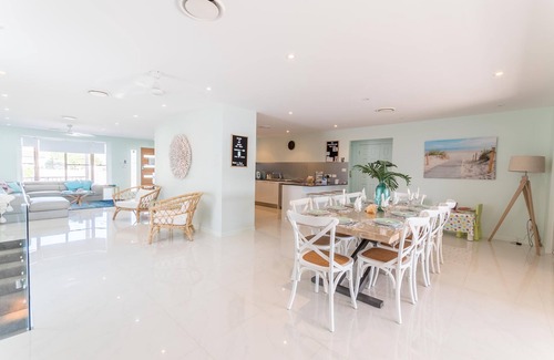 Central Coast Casa | El paseo marítimo absoluto de Toukley Boathouse con su propia rampa para botes