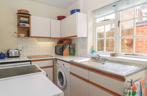 Salisbury Cabaña | THE TOWNHOUSE, character holiday cottage in Salisbury