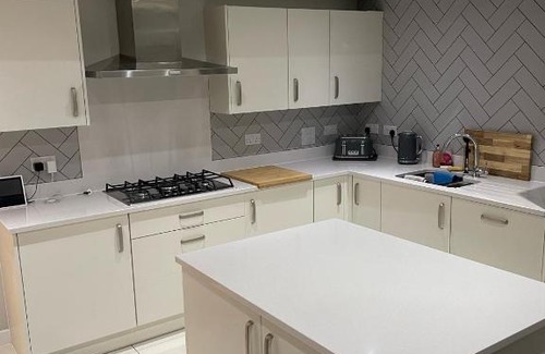 Peterborough Casa | The Townhouse @Thorpe Road
