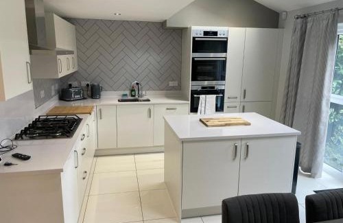 Peterborough Casa | The Townhouse @Thorpe Road