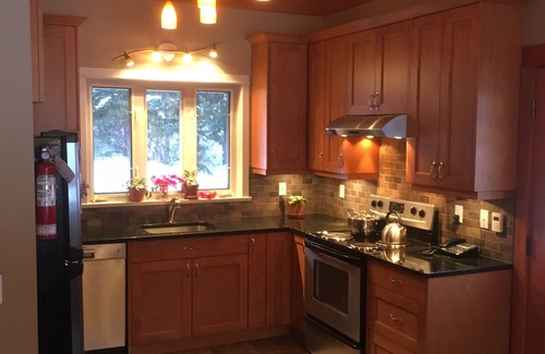 Gold Bridge Cabina | The Trailhead : Lakefront Cabin @ Tyaughton Lake
