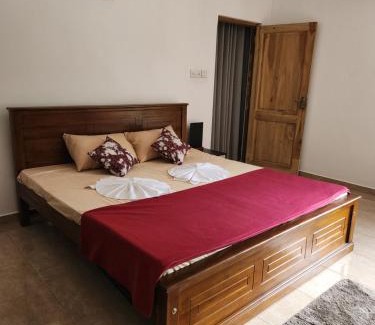 Udunuwara Casa | The Train Cottage Kandy - Homestay