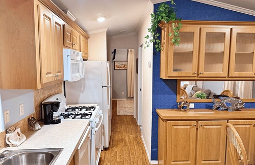 Seffner Community Alliance Cabina | The Tranquil Cabin