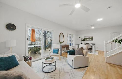 Fall River Casa | The Tranquil lake-house at Fletchers Lake