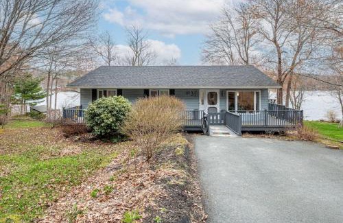 Fall River Casa | The Tranquil lake-house at Fletchers Lake
