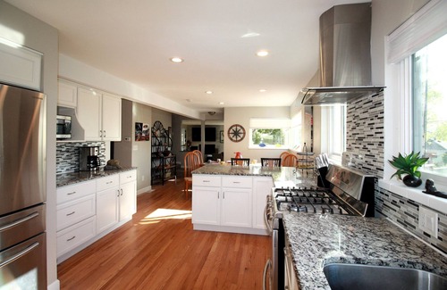 Bel Aire Casa | The Traveler's House-Central to All, Hilltop, Hot Tub, Gameroom, Firepit, Skiing