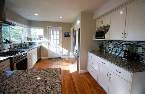 Bel Aire Casa | The Traveler's House-Central to All, Hilltop, Hot Tub, Gameroom, Firepit, Skiing