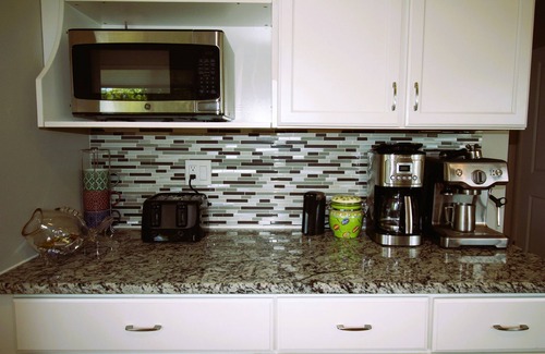 Bel Aire Casa | The Traveler's House-Central to All, Hilltop, Hot Tub, Gameroom, Firepit, Skiing
