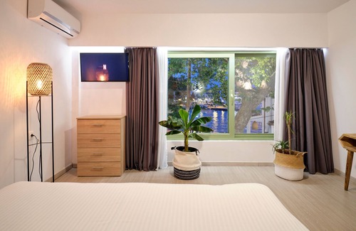 Skiathos Hotel | The Tree