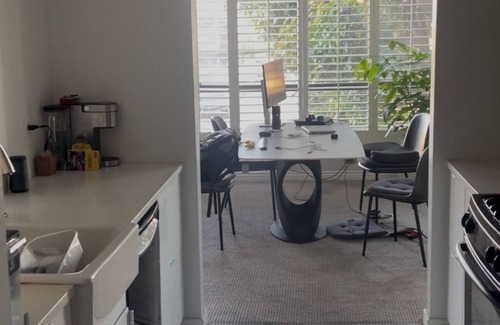 Sawtelle Condominio | 2 Bed 2 Bath WEST LOS ANGELES/SM - Comfy, Walkable, & Breezy Rental with Balcony