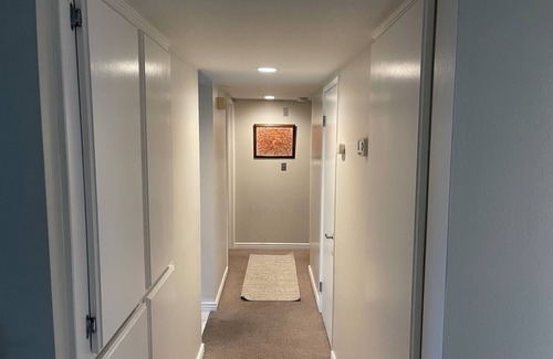 Sawtelle Condominio | 2 Bed 2 Bath WEST LOS ANGELES/SM - Comfy, Walkable, & Breezy Rental with Balcony
