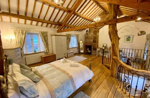 Beckermet Casa | The Tree House Cumbria, unique, romantic, quirky cottage