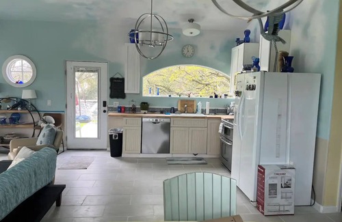 Charleston Casa | The Tree Top Terrace- is private, close to ocean & downtown on James Island..