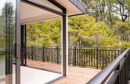 Ngaio Bay Casa | The Treehouse - Kaiteriteri Holiday Home