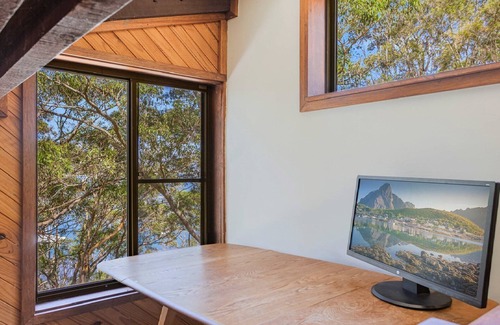 Killcare Casa | 'The Treehouse on Hardys' by Accom Holidays