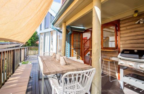 Culburra Beach Casa | The Treehouse Pet Friendly 2 Mins Walk to Beach