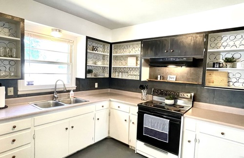 Bowie Casa | The Treehouse | Walking distance to LCU 2/1