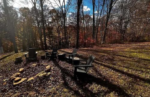 Logan Casa | The Treetop Retreat – Family Getaway in Scenic Hocking Hills