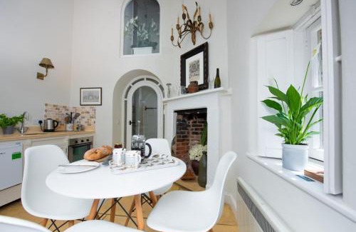 Holkham Casa | The Triumphal Arch West