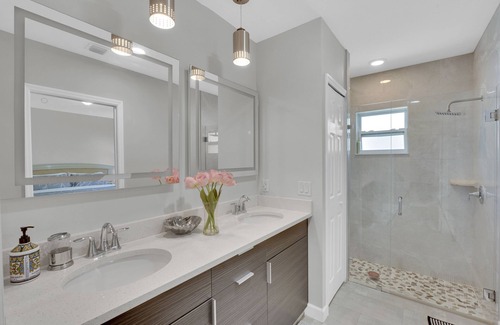 Poiciana Park II Casa | The Tropical Shade of Paradise 3B, 2B Plazas 6. 1,738SF, 3-6 meses de alquiler aceptado