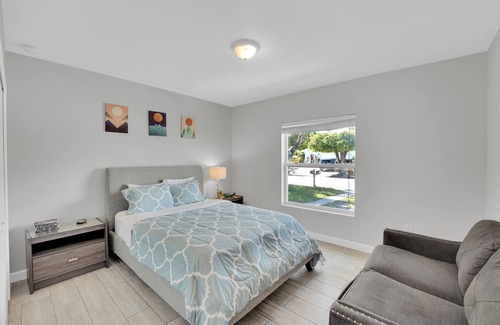 Poiciana Park II Casa | The Tropical Shade of Paradise 3B, 2B Plazas 6. 1,738SF, 3-6 meses de alquiler aceptado