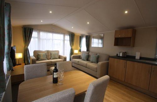 Overton-on-dee Complejo | The Trotting Mare Holiday Lets - Adults Only