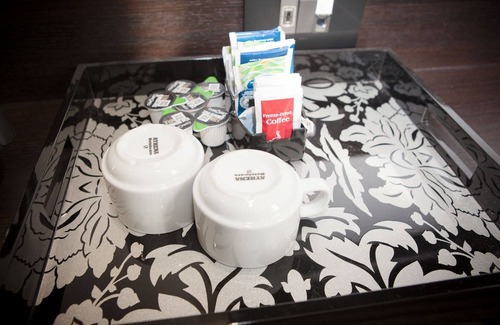 Warwick Hotel | The Tudor Inn Hotel