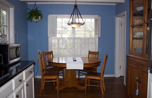 San Anselmo Casa | The Tudor Rose - A classy, comfortable getaway