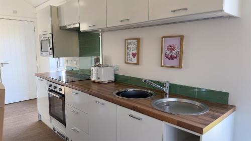 Crieff Apartamento | The Tummel Lodge with Hot Tub in Crieff