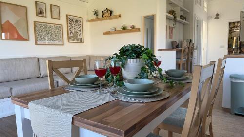Crieff Apartamento | The Tummel Lodge with Hot Tub in Crieff