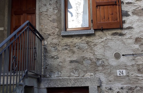 Nesso Apartamento | The Turr de Mezz Nesso-apartment With Lake View Room - Relaxing and Tranquil