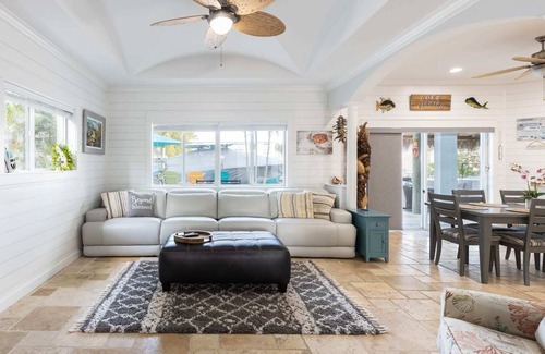 Venetian Shores Casa | The Turtle Nest | Pet Friendly! "Venetian Shores"