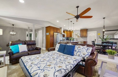 Butler Beach Casa | The Turtle`s Nest | Coastal holiday escape- private hot tub!
